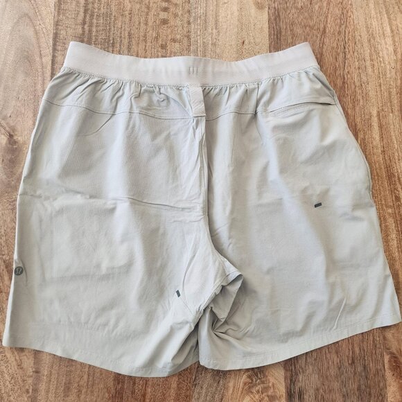 Lululemon Shorts Mens XL Light Gray License To Train Lined Athletic Training - Picture 8 of 13